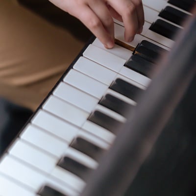 group piano lessons