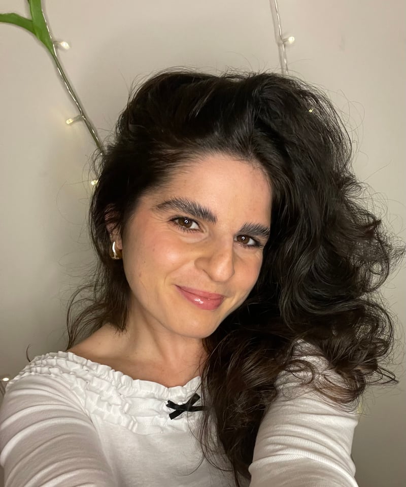 Ilana G.