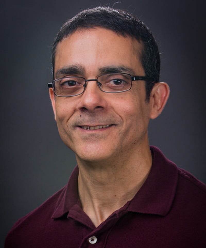Gustavo L.